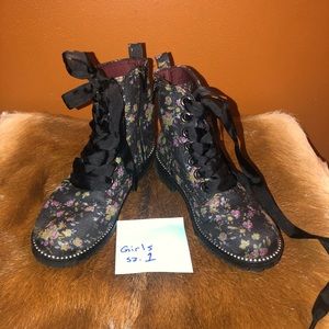 Self Esteem girls boots size 1
